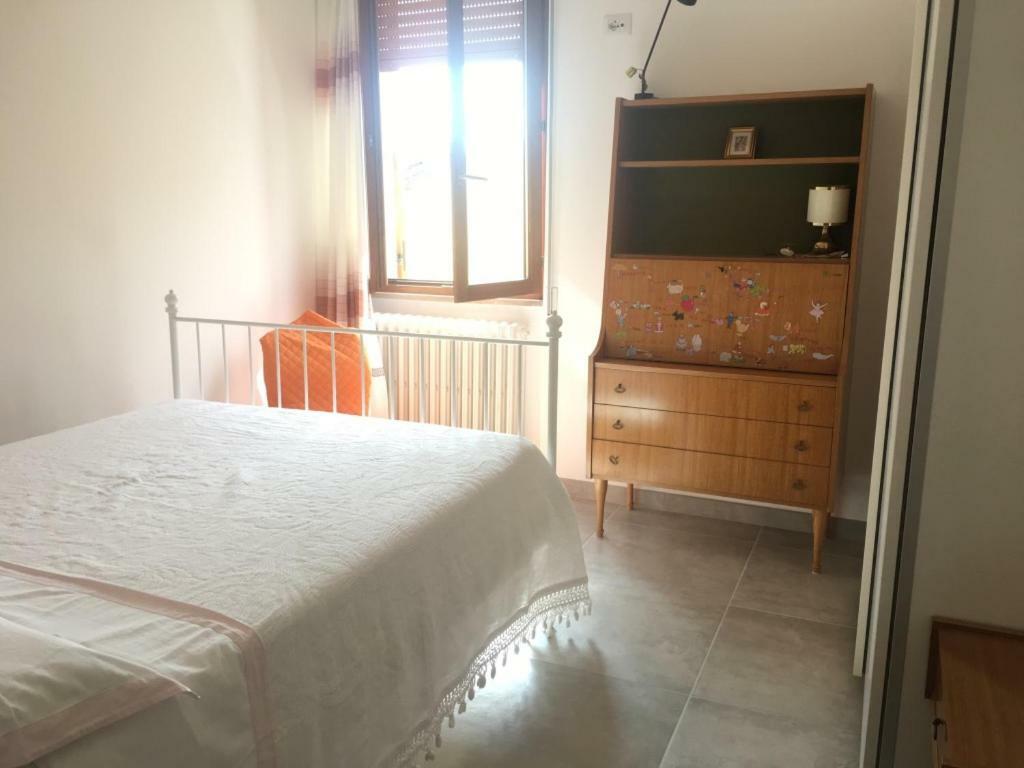 Apartamento Casa Leo Fossombrone Exterior foto